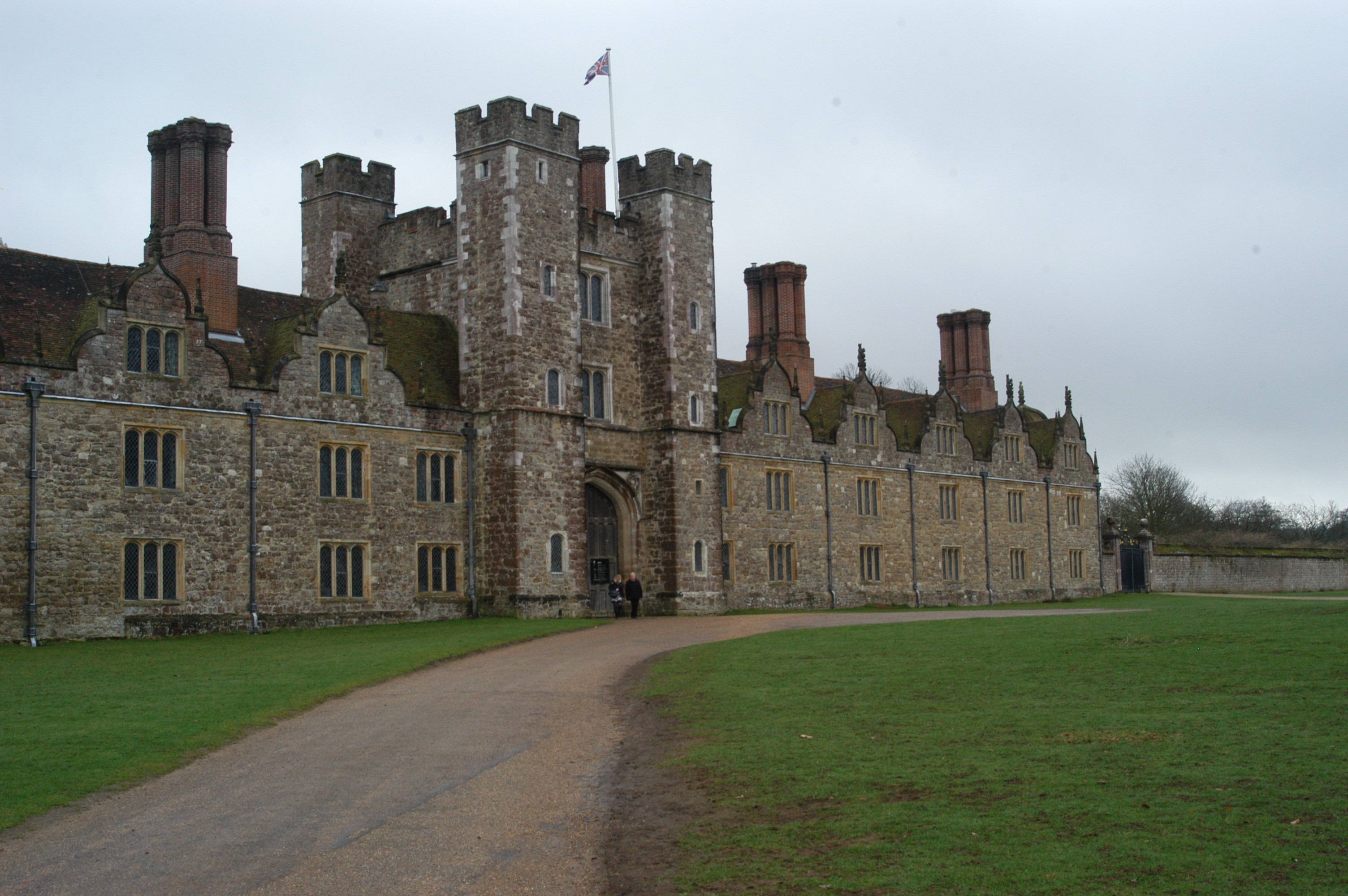 Living in Late Medieval Buildings: The Great Hall